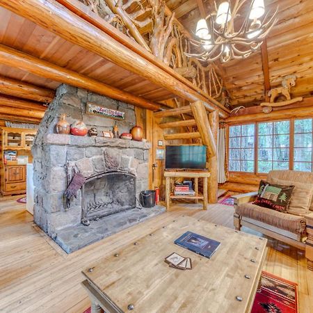 Zoe'S Log Cabin Welches Екстериор снимка