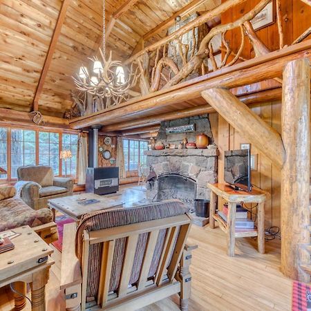 Zoe'S Log Cabin Welches Екстериор снимка