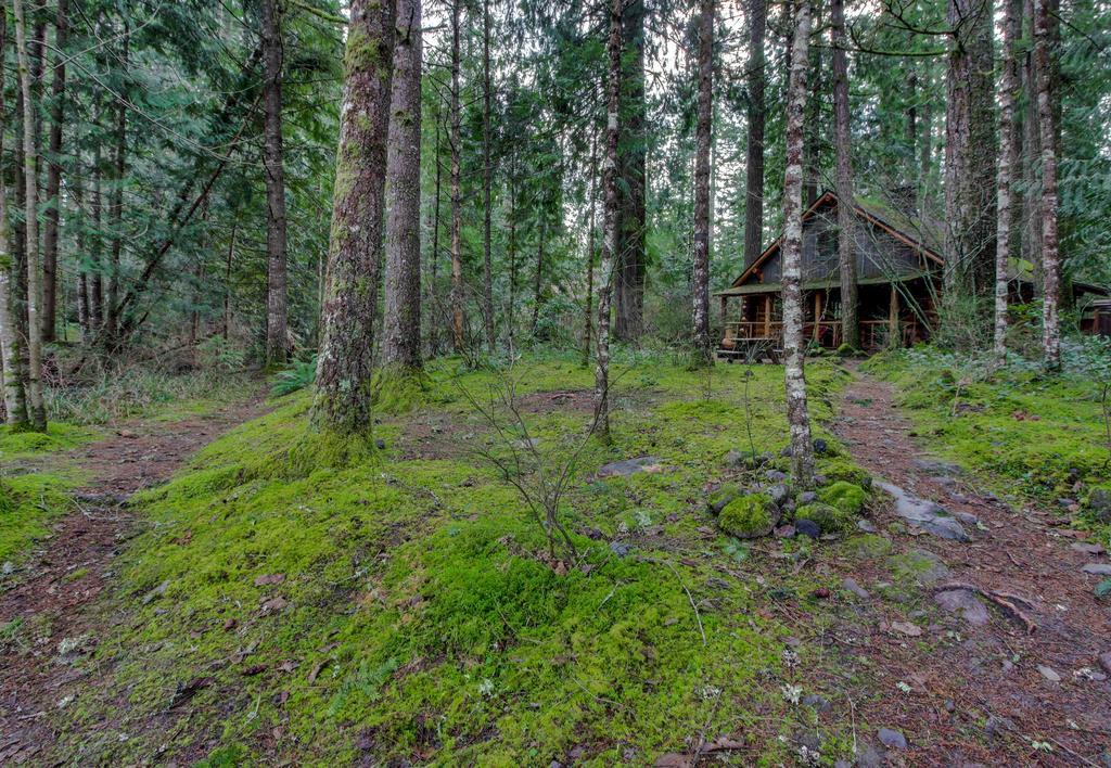 Zoe'S Log Cabin Welches Екстериор снимка