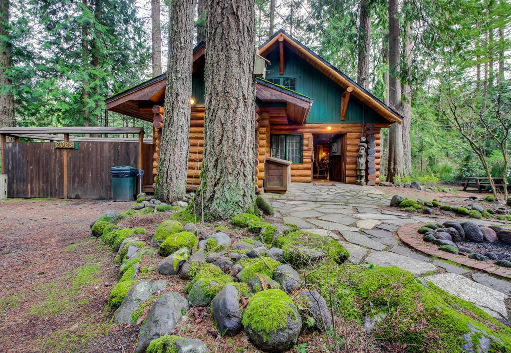 Zoe'S Log Cabin Welches Екстериор снимка